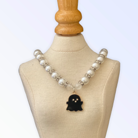 My Fa-BOO-Lous Pearl Ghost Necklace (Color: black, size: small)
